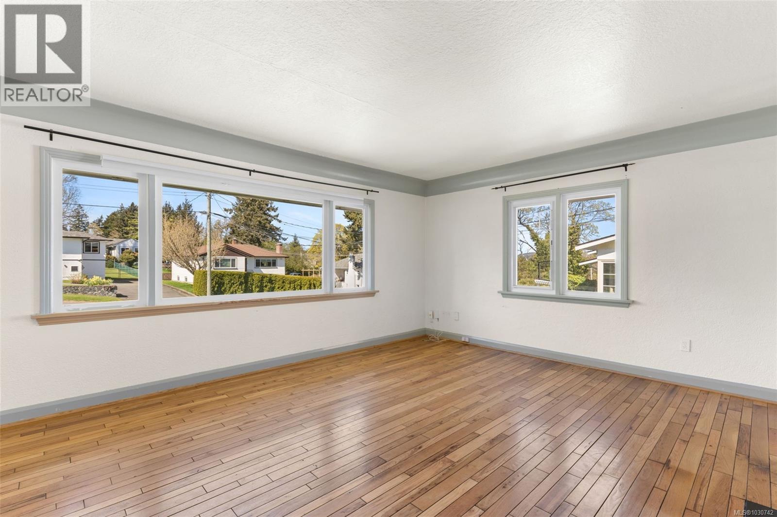 215 Suzanne Pl, View Royal