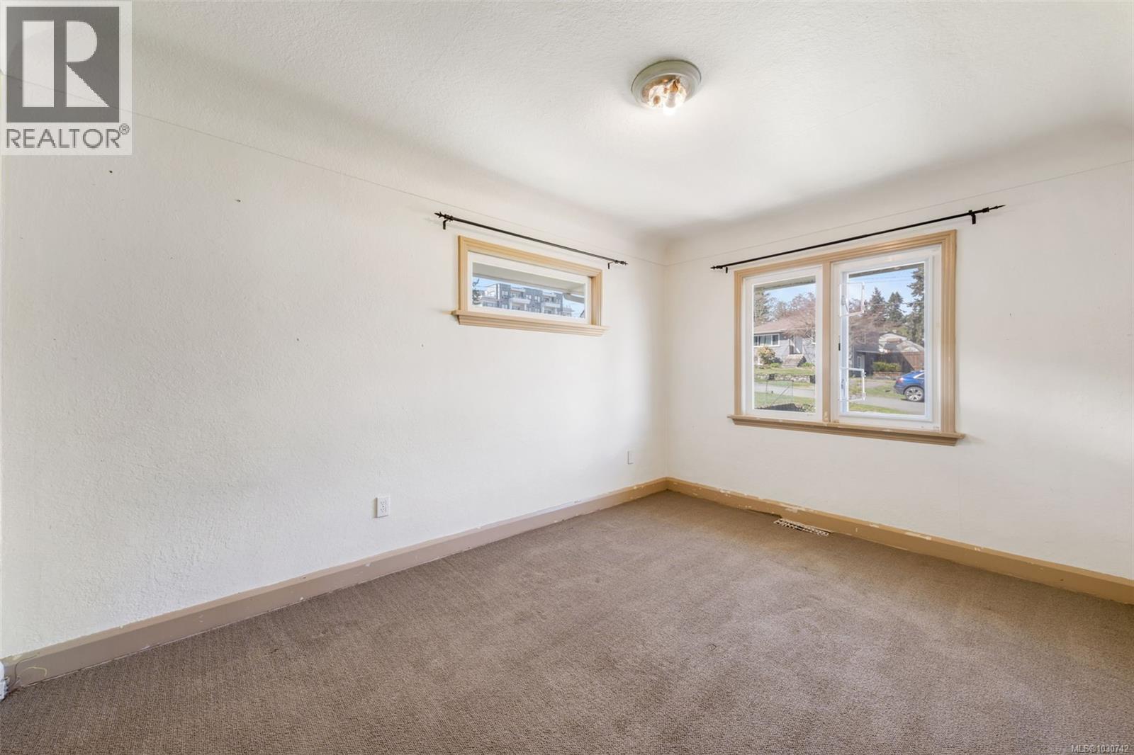 215 Suzanne Pl, View Royal