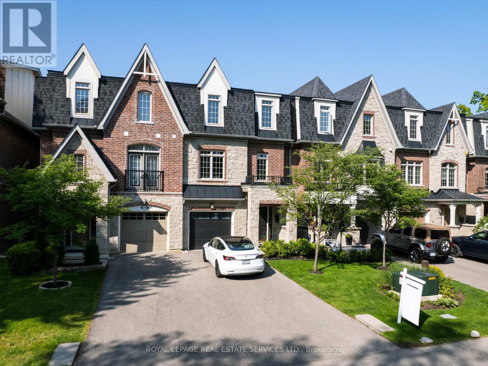 2083 GRANGE DRIVE, Mississauga