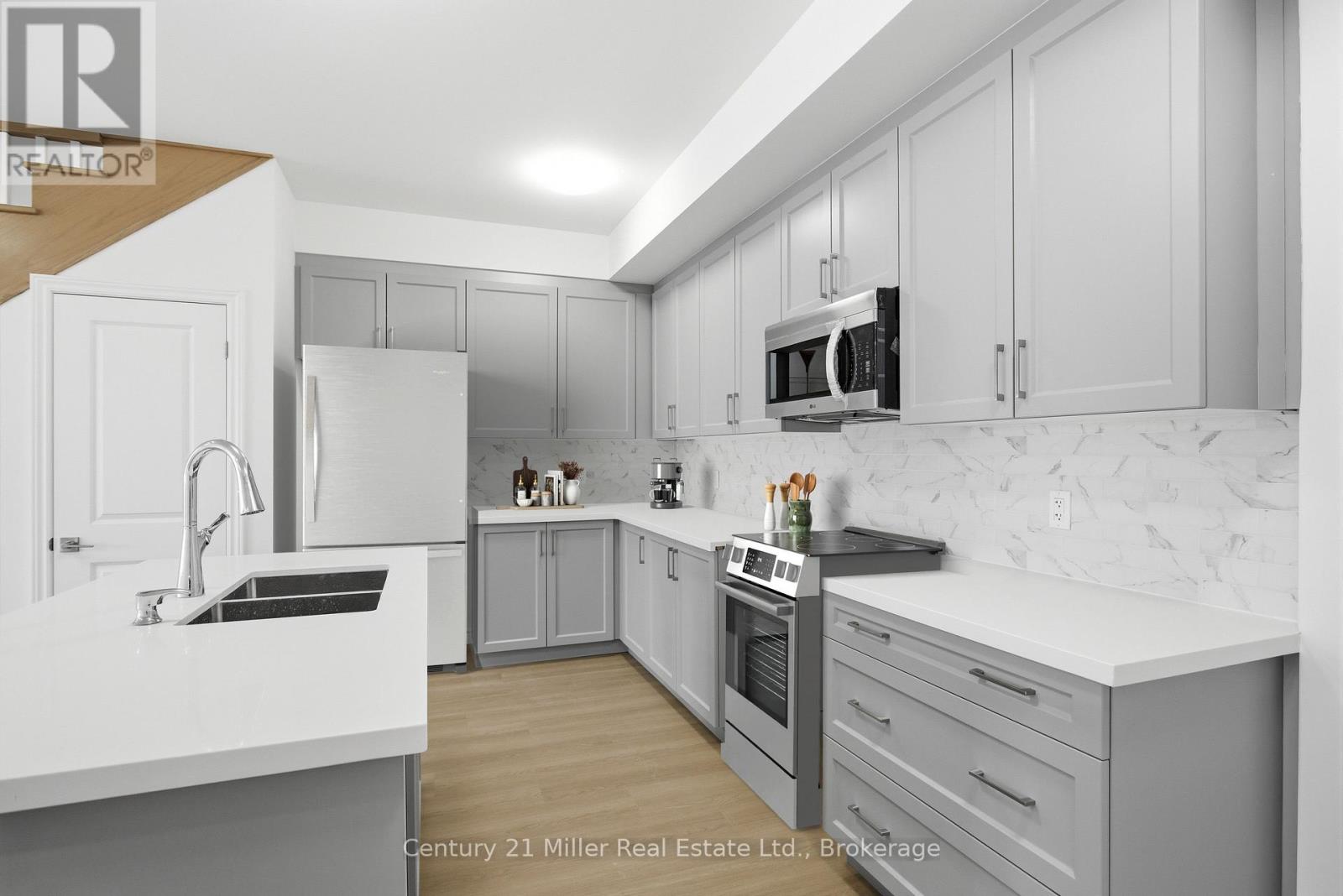 #12 2 SLESSOR BOULEVARD - 12