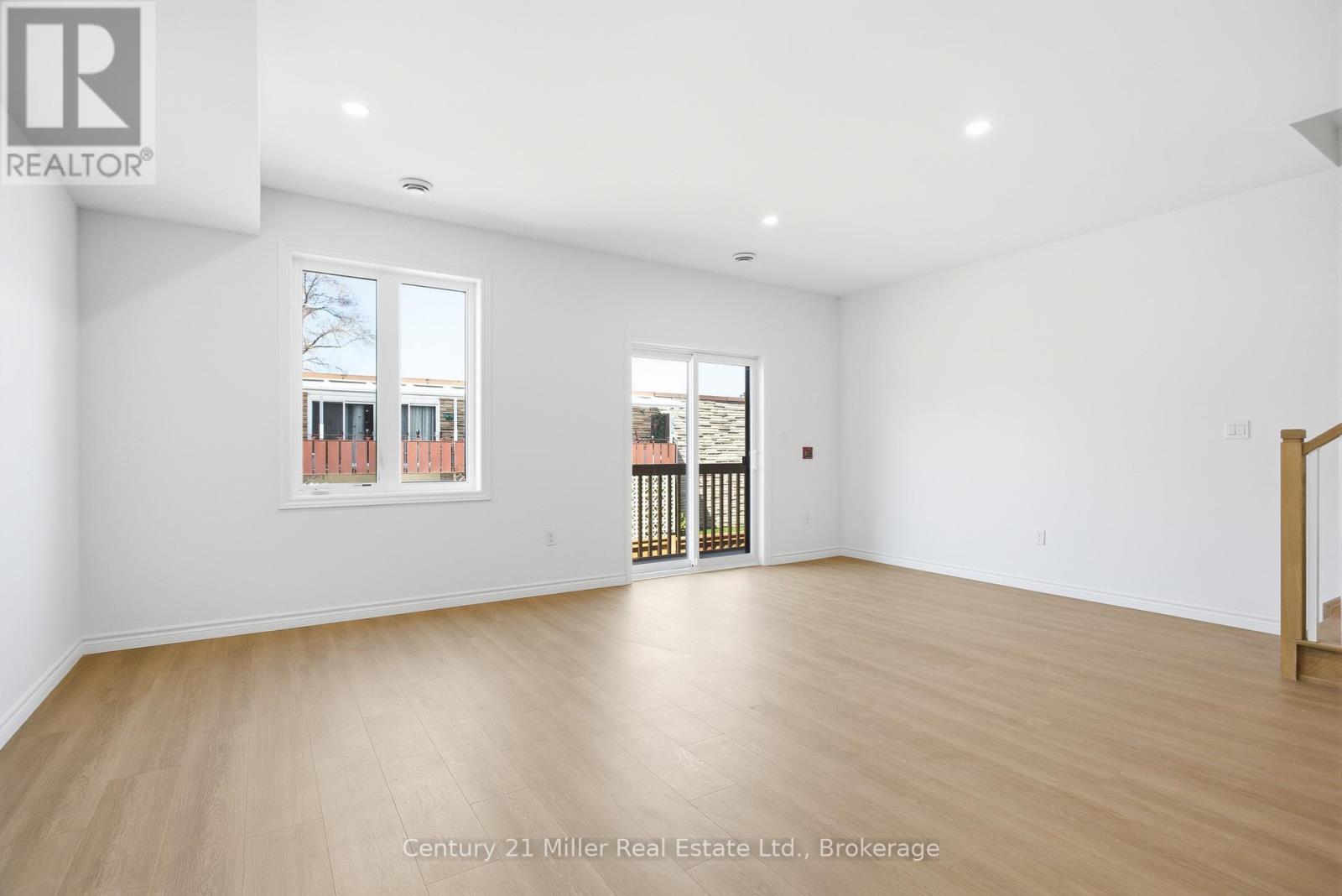 #12 2 SLESSOR BOULEVARD - 17