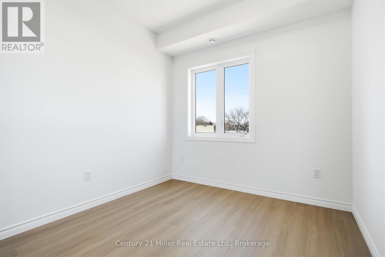 #12 2 SLESSOR BOULEVARD - 26