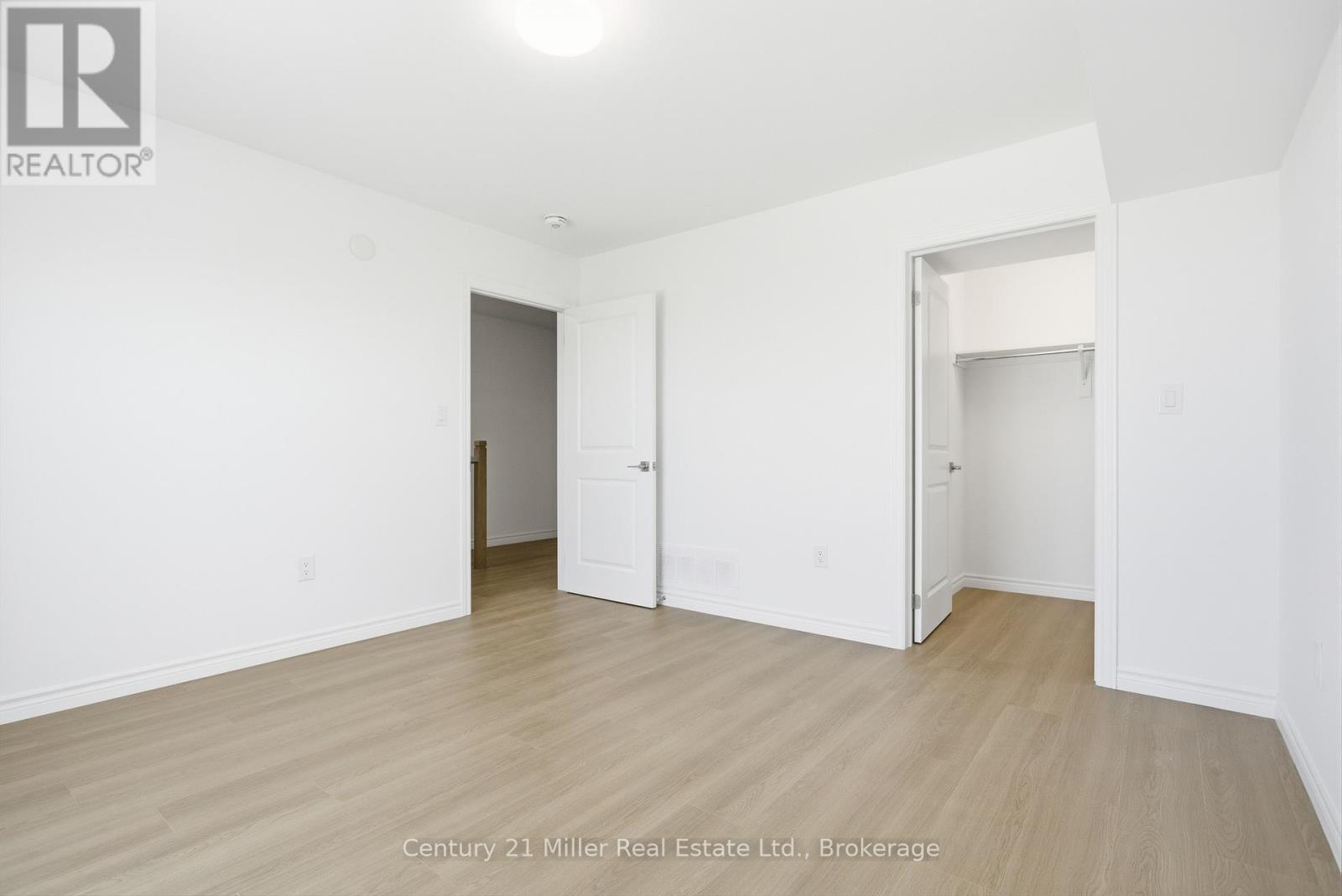 #12 2 SLESSOR BOULEVARD - 37