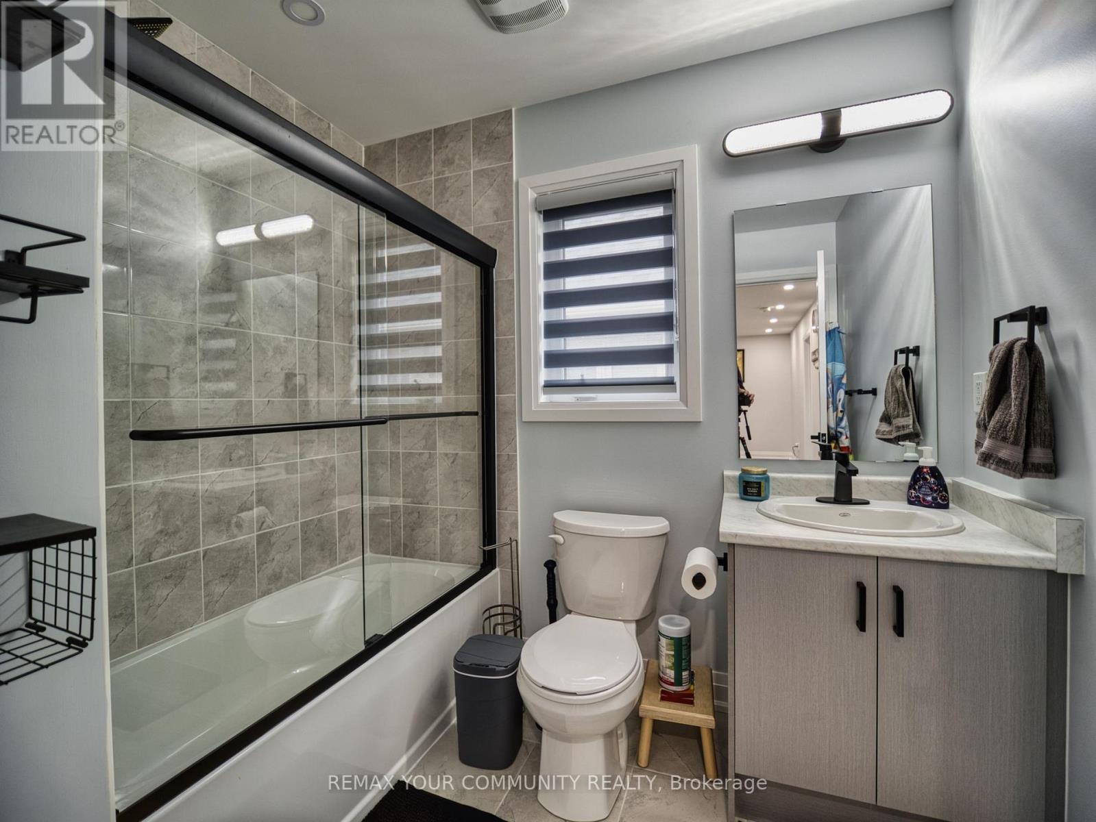 17 SAM BATTAGLIA CRESCENT - 31