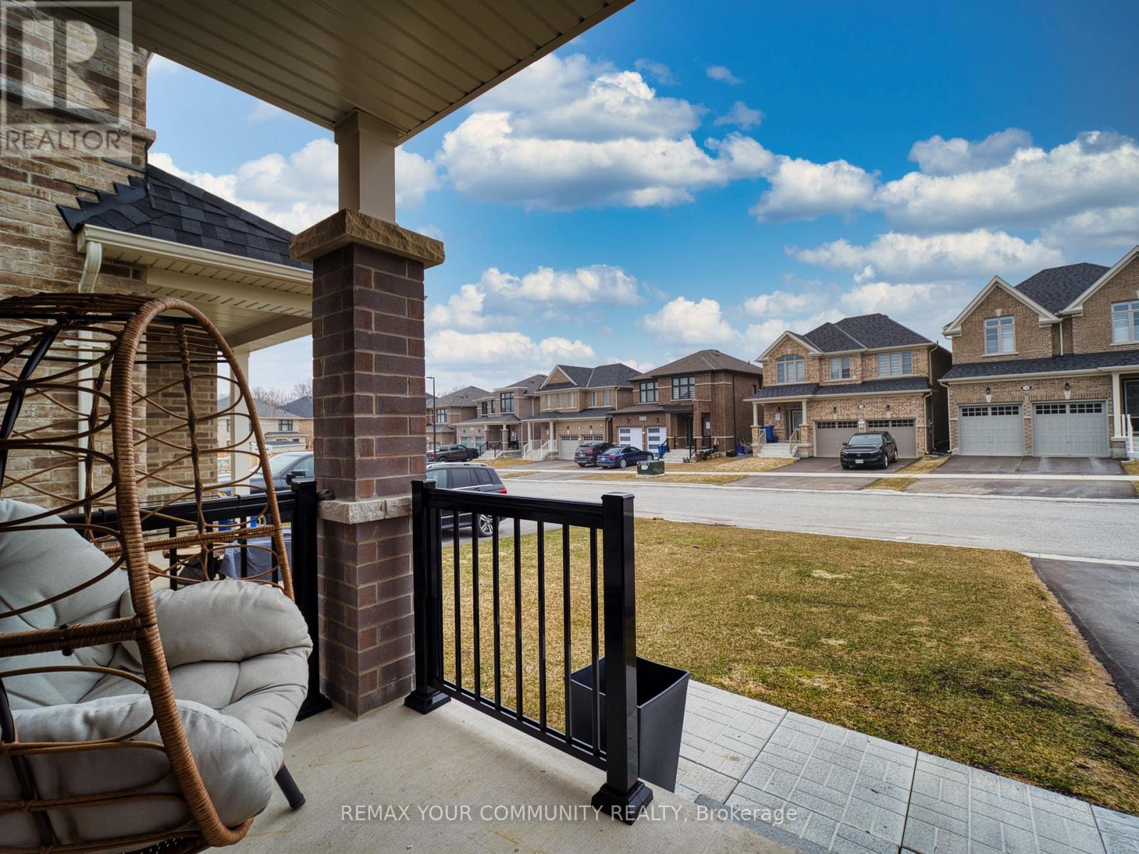 17 SAM BATTAGLIA CRESCENT - 32