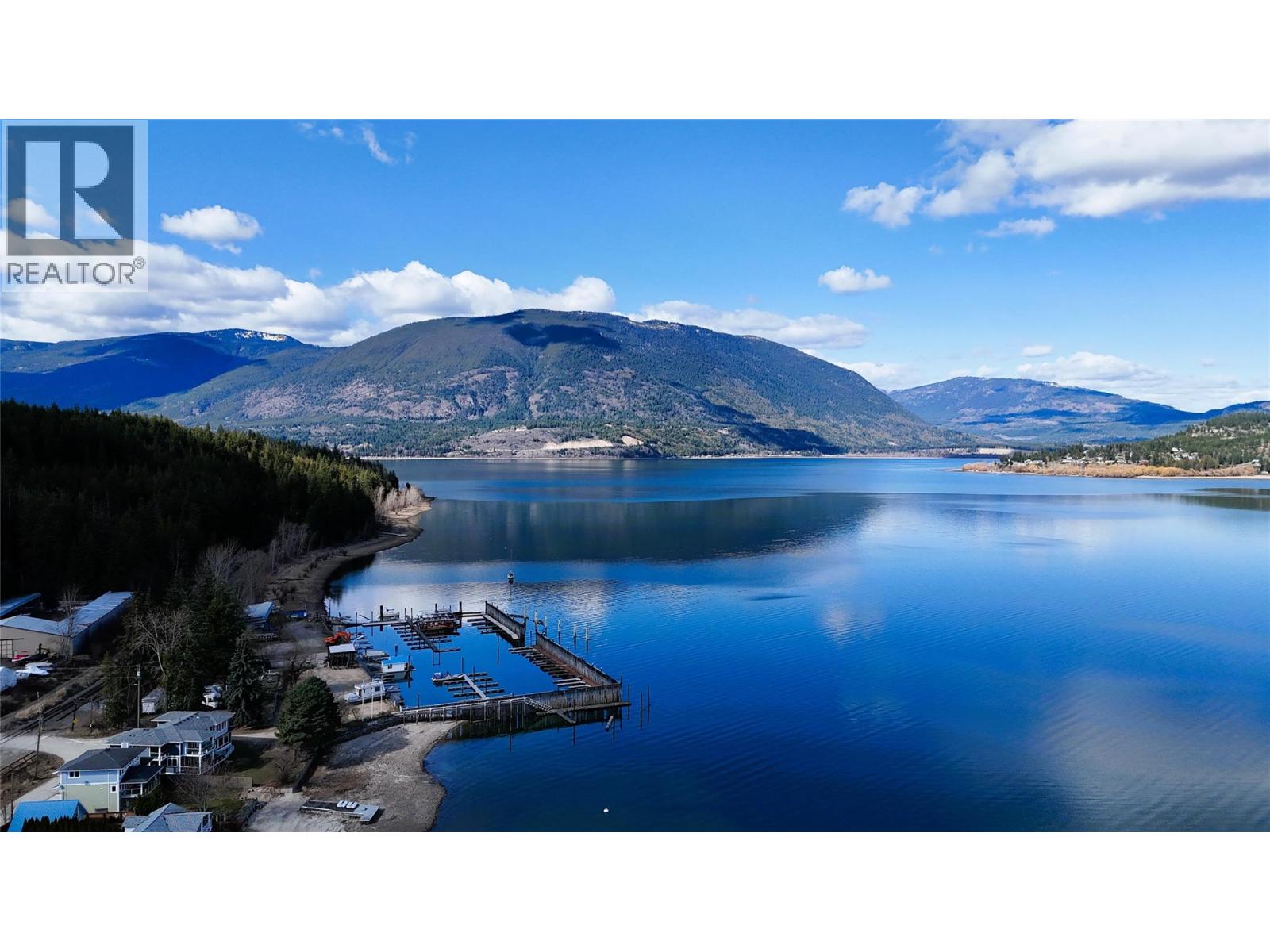  2230 CANOE BEACH Drive Northeast, Salmon Arm