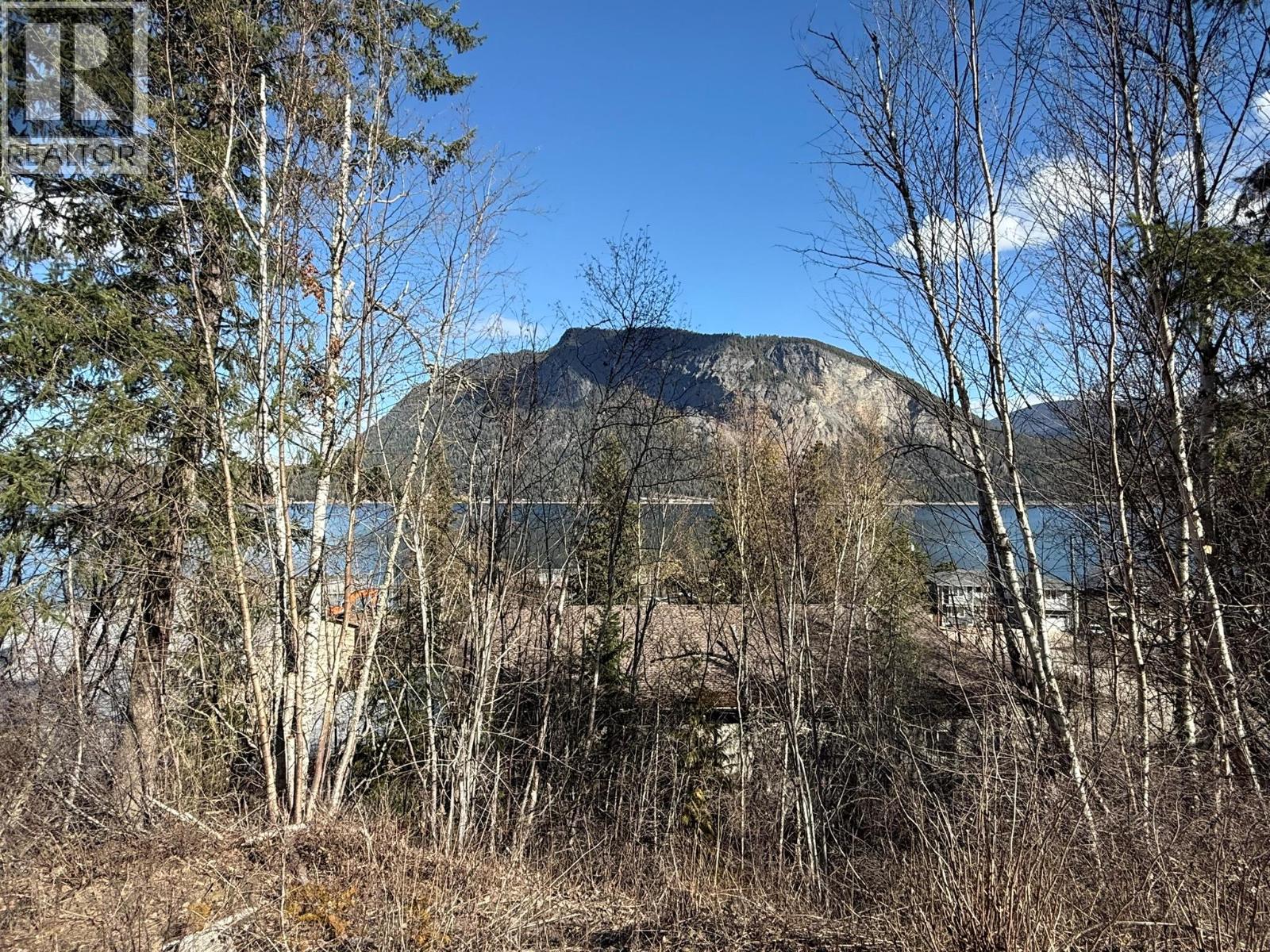  2230 CANOE BEACH Drive Northeast, Salmon Arm