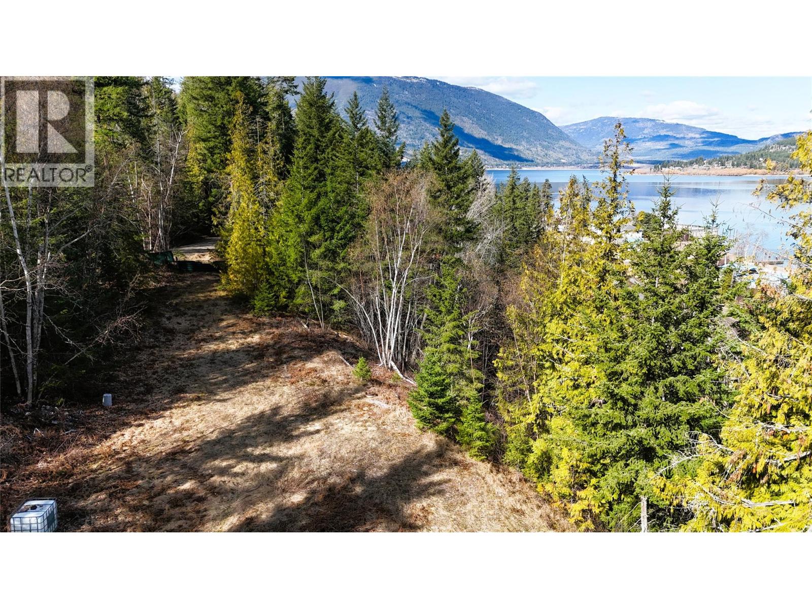  2230 CANOE BEACH Drive Northeast, Salmon Arm