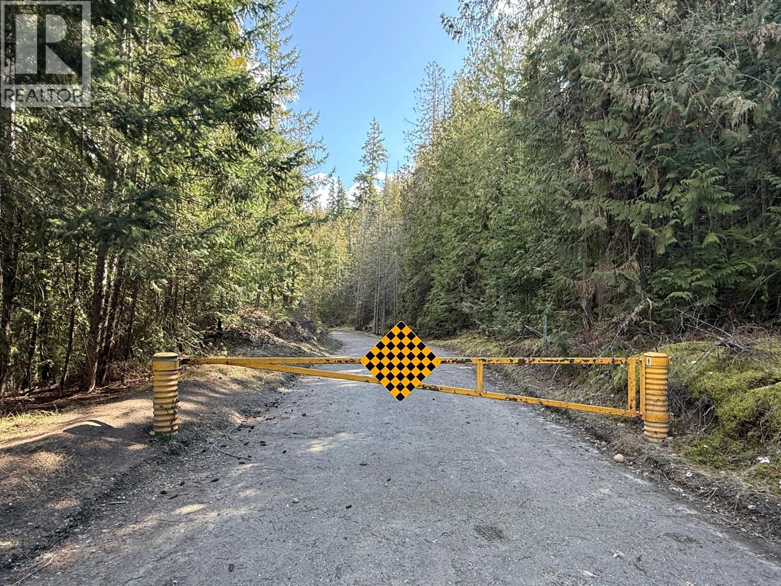  2230 CANOE BEACH Drive Northeast, Salmon Arm