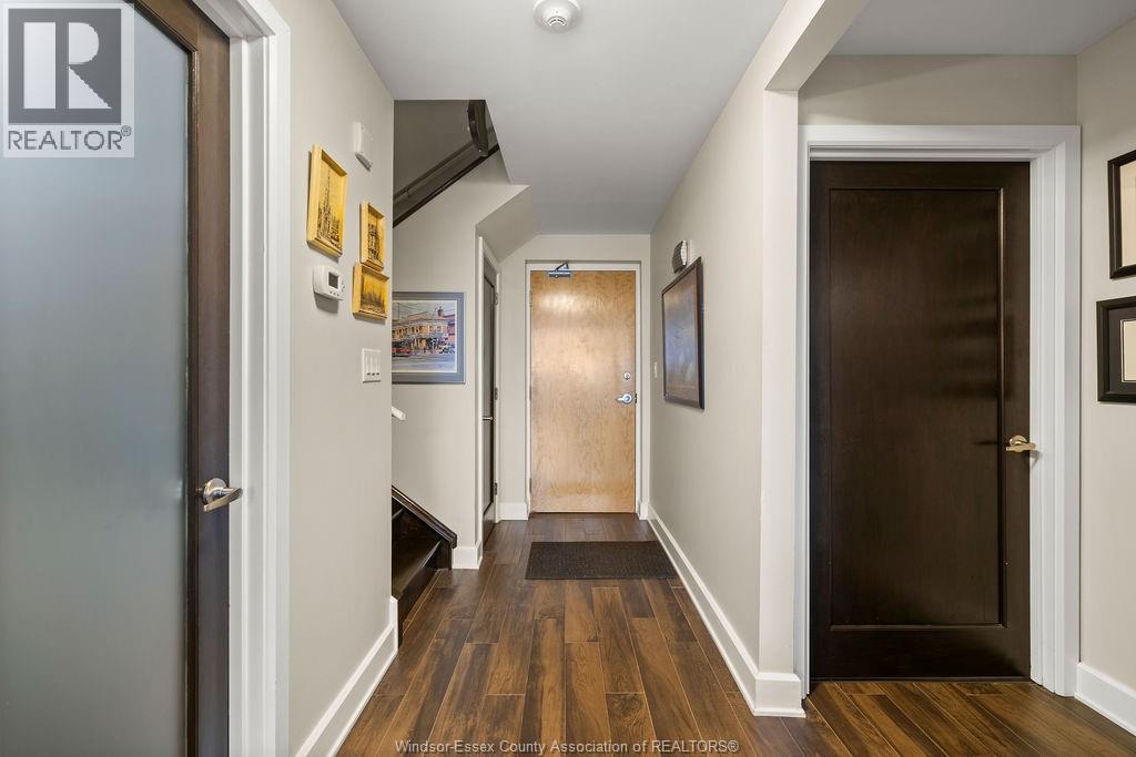 #313 2175 WYANDOTTE STREET East - 22