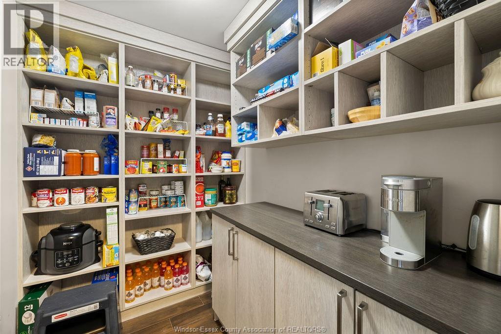 #313 2175 WYANDOTTE STREET East - 7