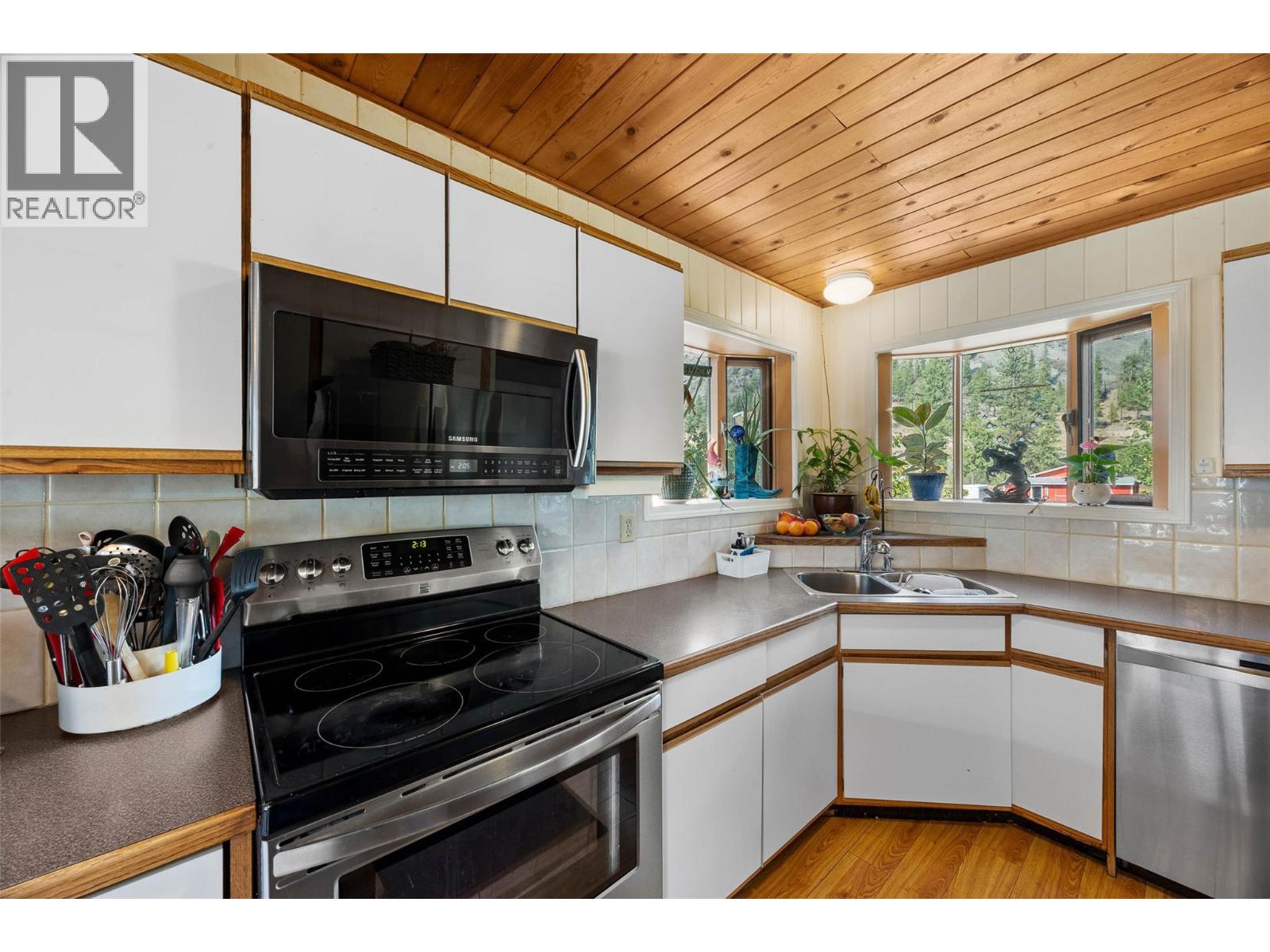 1815 NICOLLS ROAD - 10