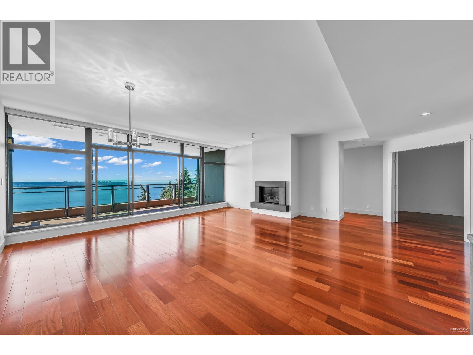 1102 3355 CYPRESS PLACE, West Vancouver