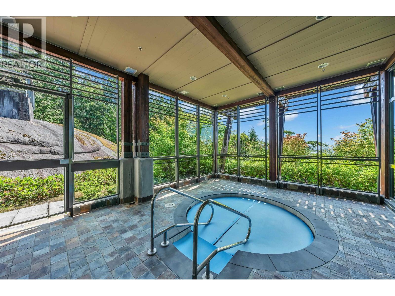 1102 3355 CYPRESS PLACE, West Vancouver