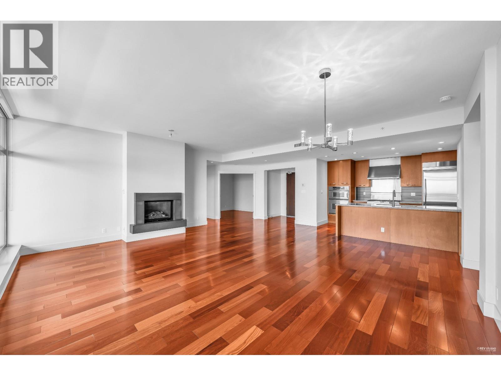 1102 3355 CYPRESS PLACE, West Vancouver