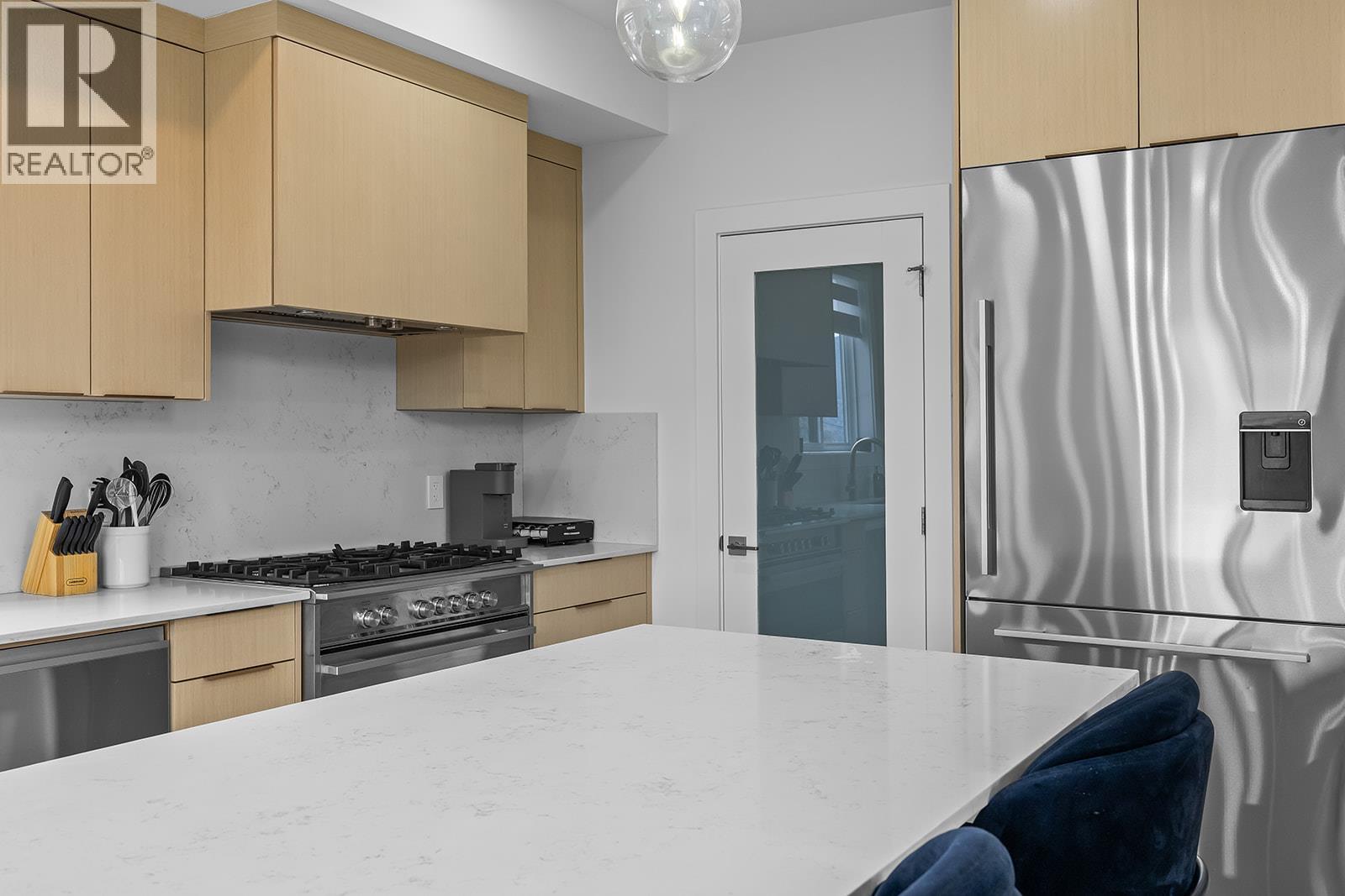  1047 Oak Barrel Place, West Kelowna