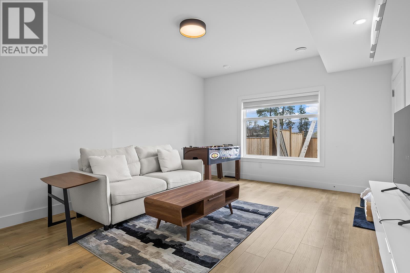  1047 Oak Barrel Place, West Kelowna