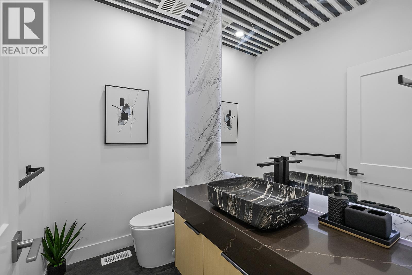  1047 Oak Barrel Place, West Kelowna