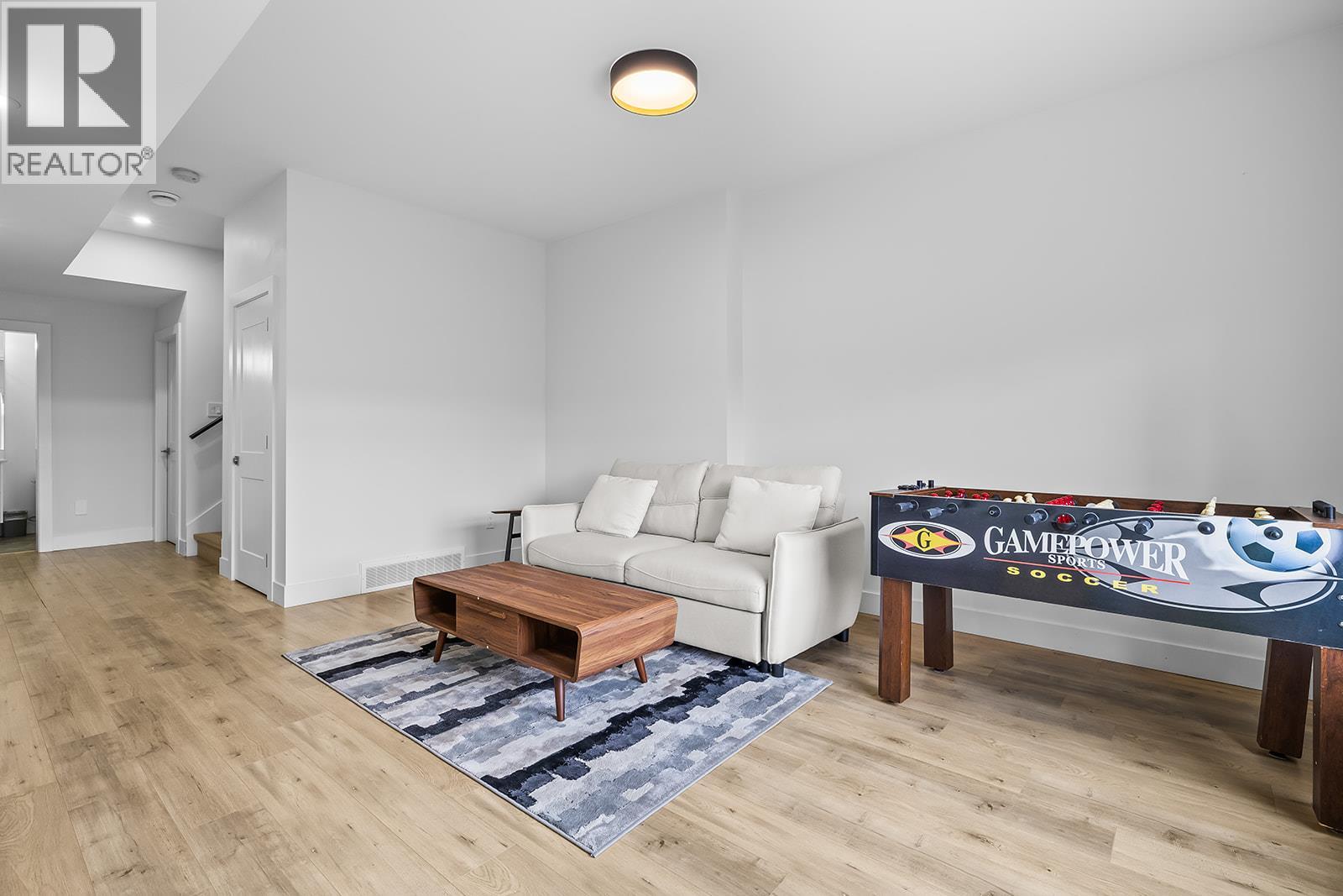  1047 Oak Barrel Place, West Kelowna