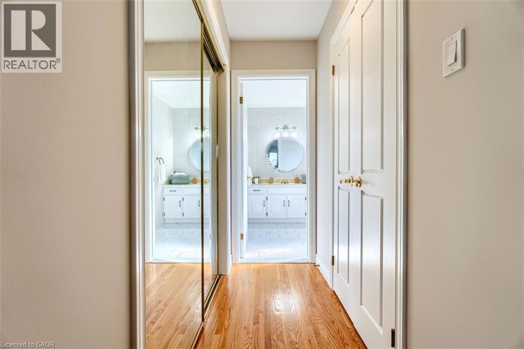 16 VOGUE COURT - 26