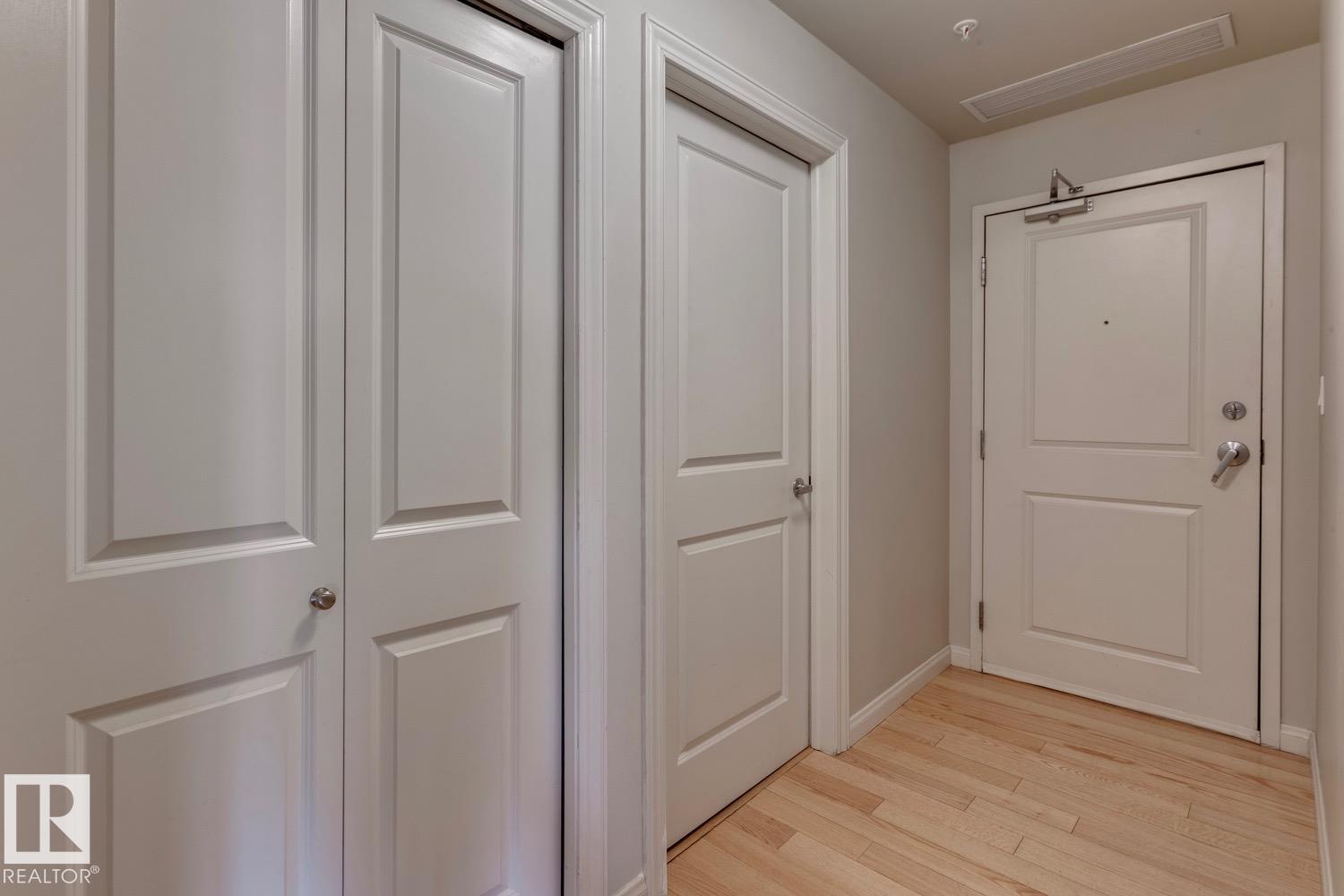 #906 9819 104 ST NW, Edmonton