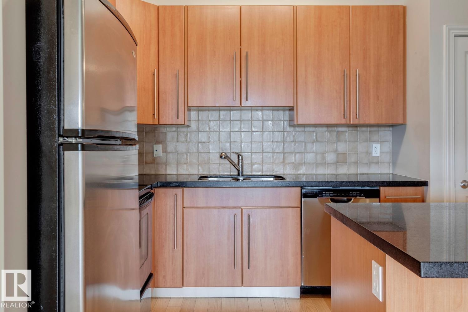 #906 9819 104 ST NW, Edmonton