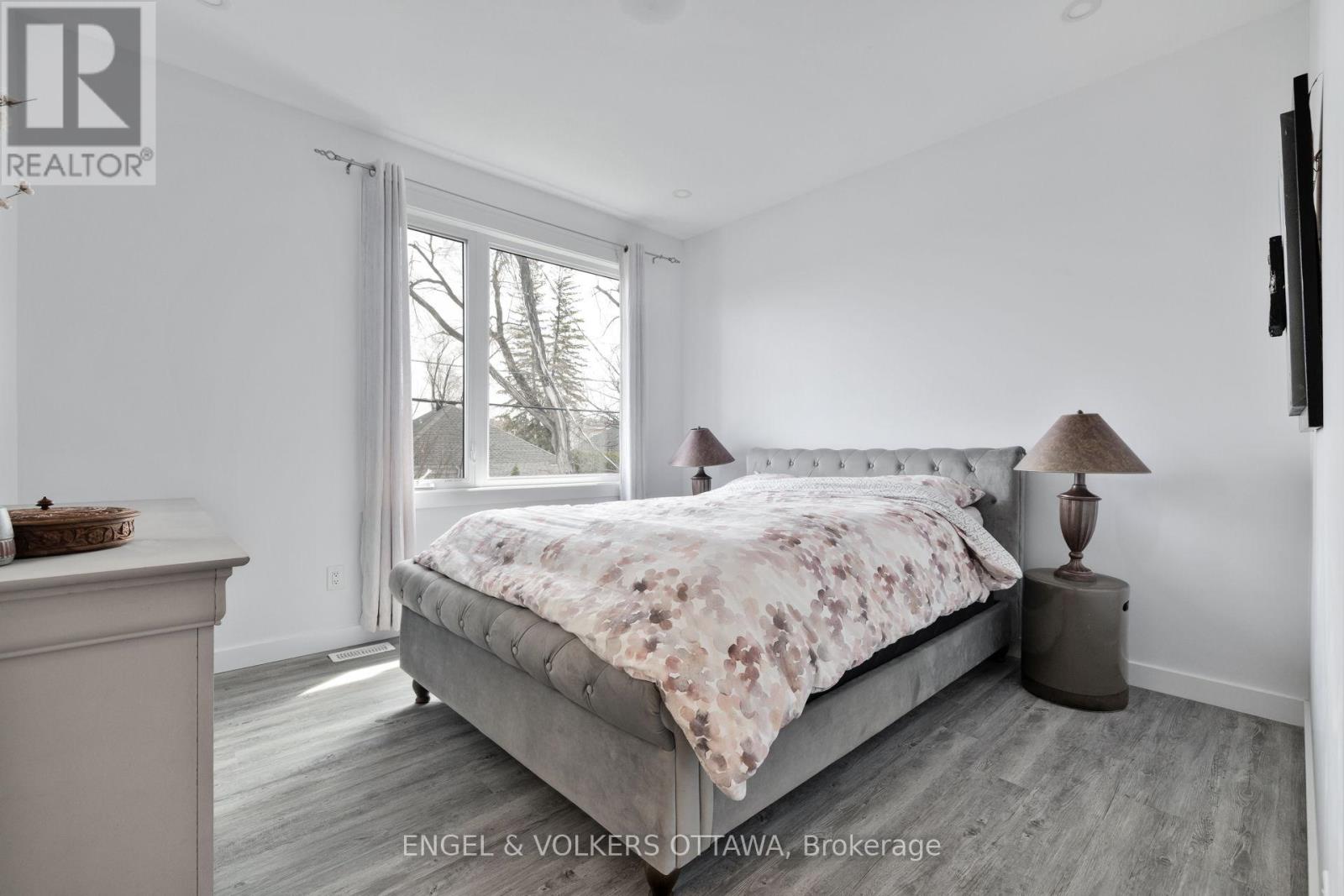 151 LONGPRÉ STREET - 29