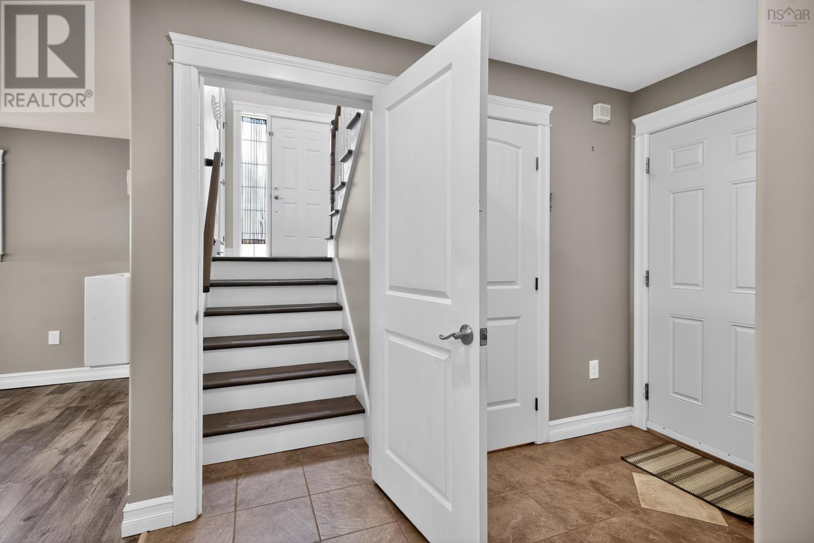 Property 27 of 51 of 495 Gatehouse Run