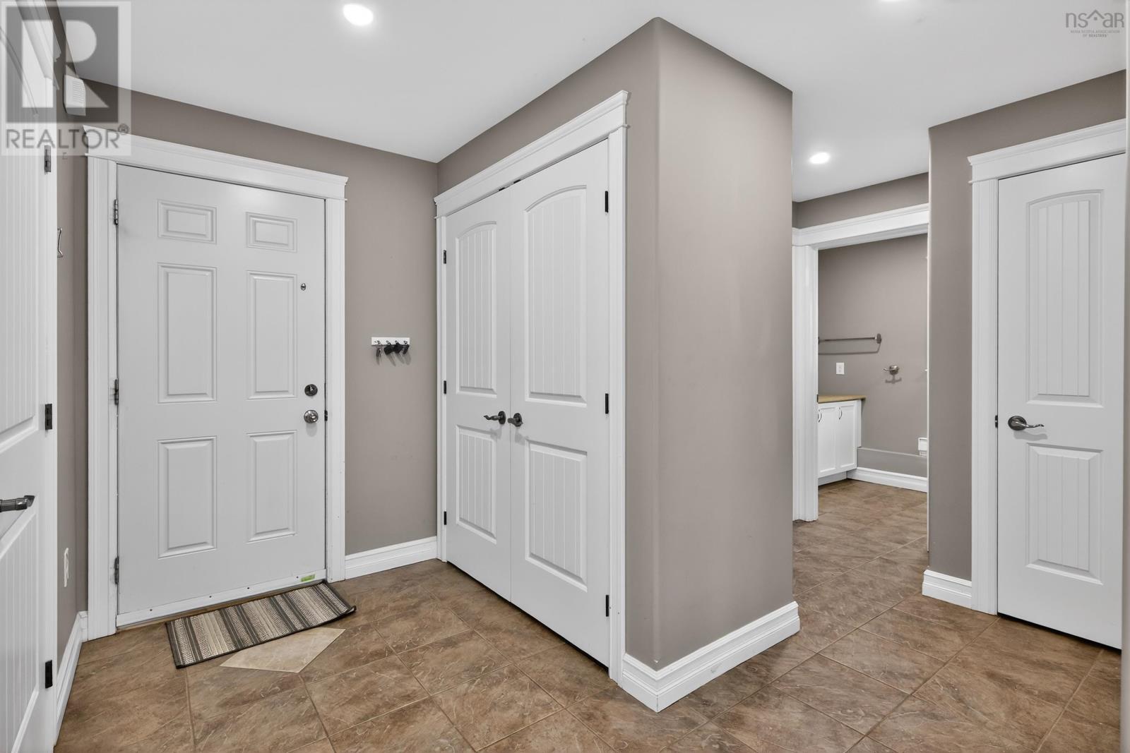 Property 28 of 51 of 495 Gatehouse Run