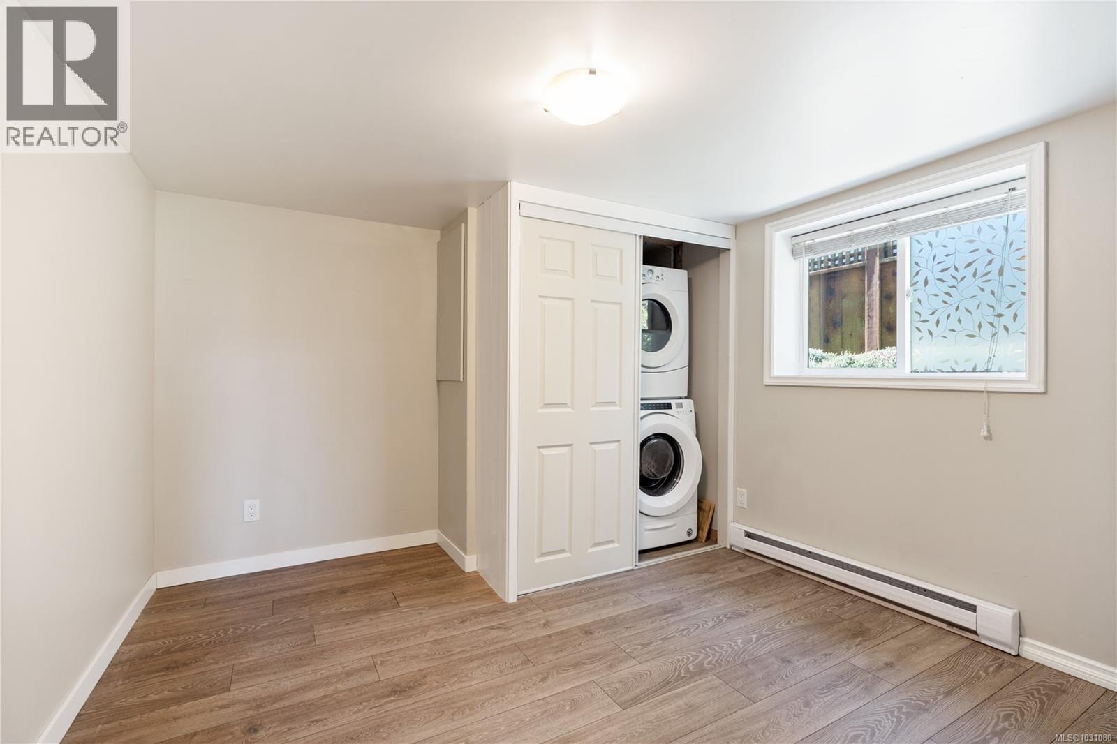 1468 Stroud Rd, Victoria