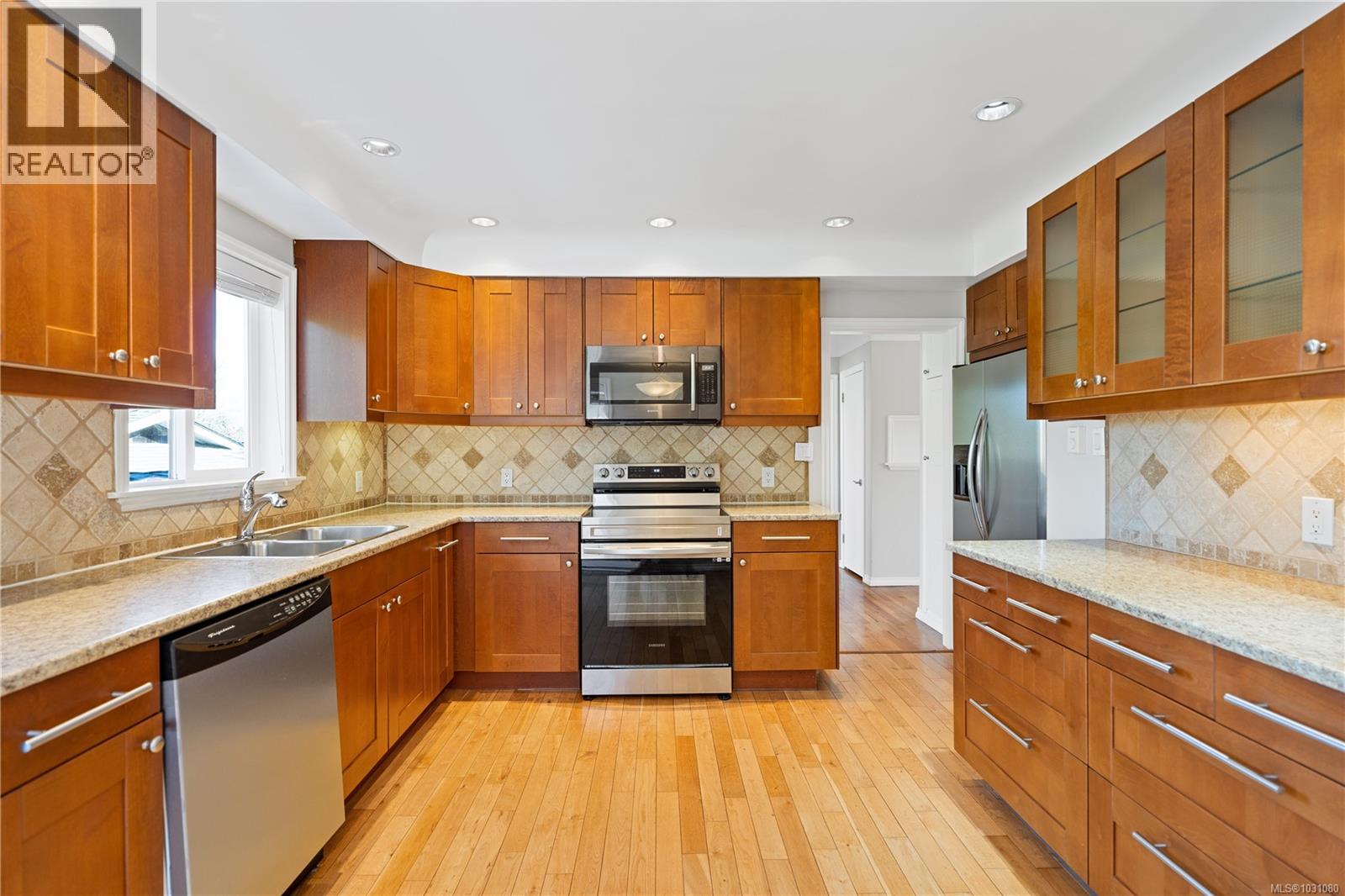 1468 Stroud Rd, Victoria