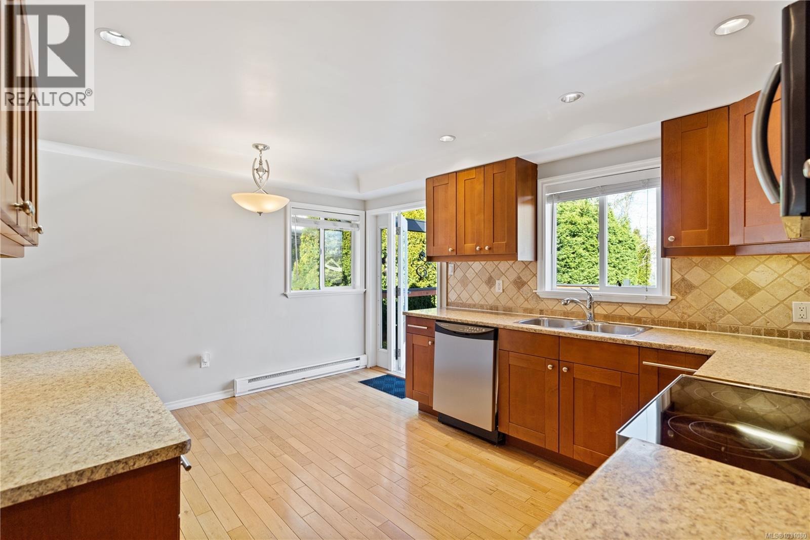 1468 Stroud Rd - 9
