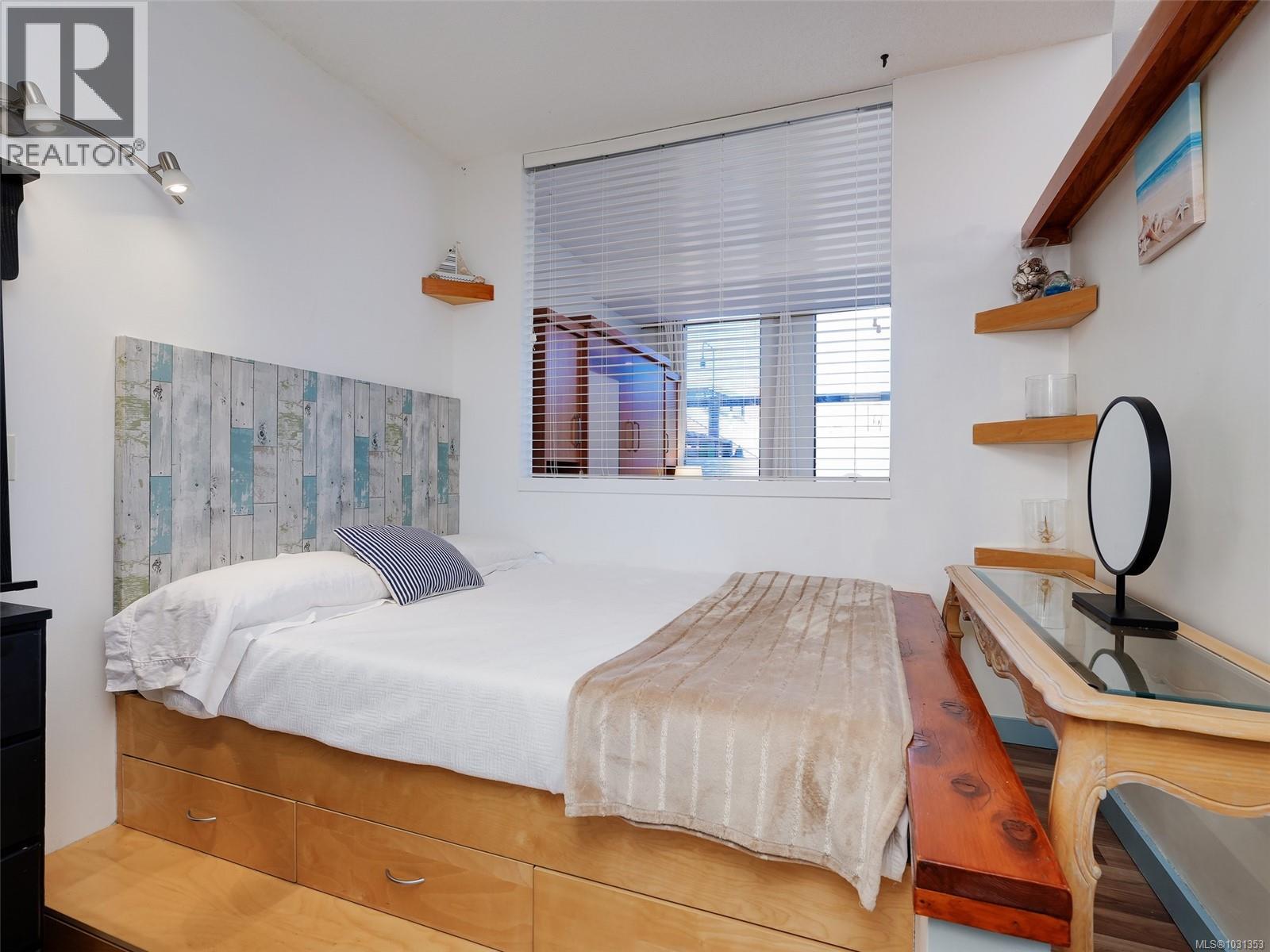 117 409 Swift St, Victoria