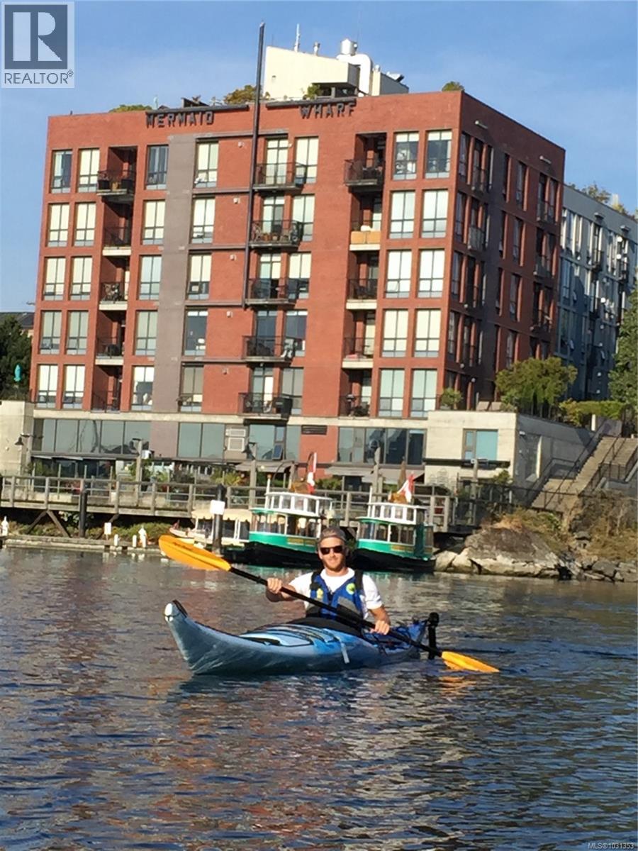 117 409 Swift St, Victoria