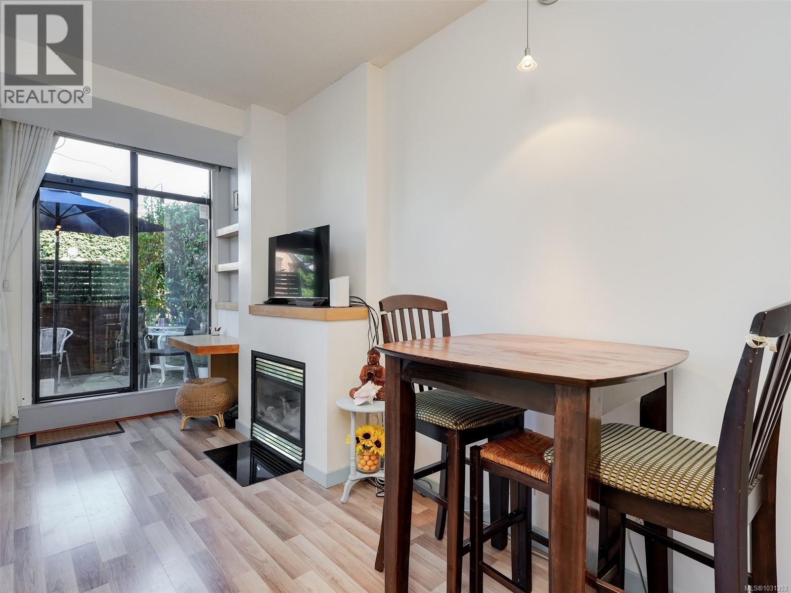 117 409 Swift St, Victoria