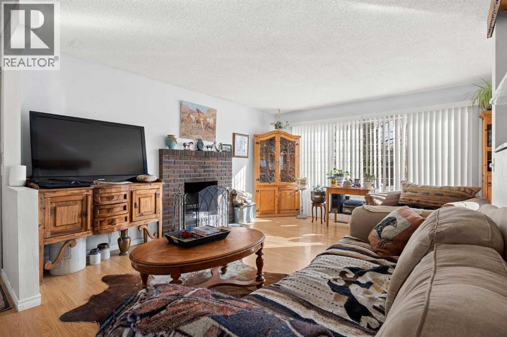 
          317 Banister Drive
            <br/>
            <span>Okotoks</span>
            , 
            <span>AB</span>
             <span>T1S1E4</span>
         - Photo 5