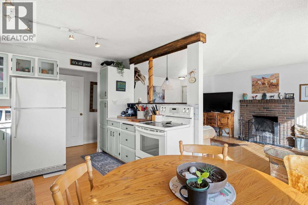 
          317 Banister Drive
            <br/>
            <span>Okotoks</span>
            , 
            <span>AB</span>
             <span>T1S1E4</span>
         - Photo 14