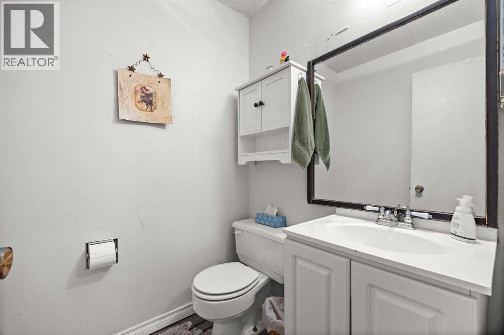 
          317 Banister Drive
            <br/>
            <span>Okotoks</span>
            , 
            <span>AB</span>
             <span>T1S1E4</span>
         - Photo 23