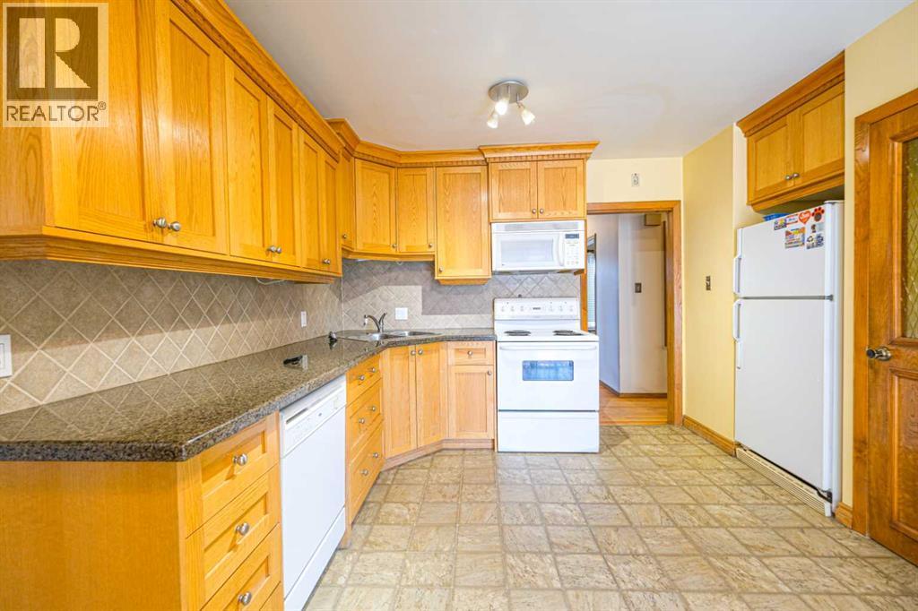 59 ROSEWOOD ROAD NW - 17