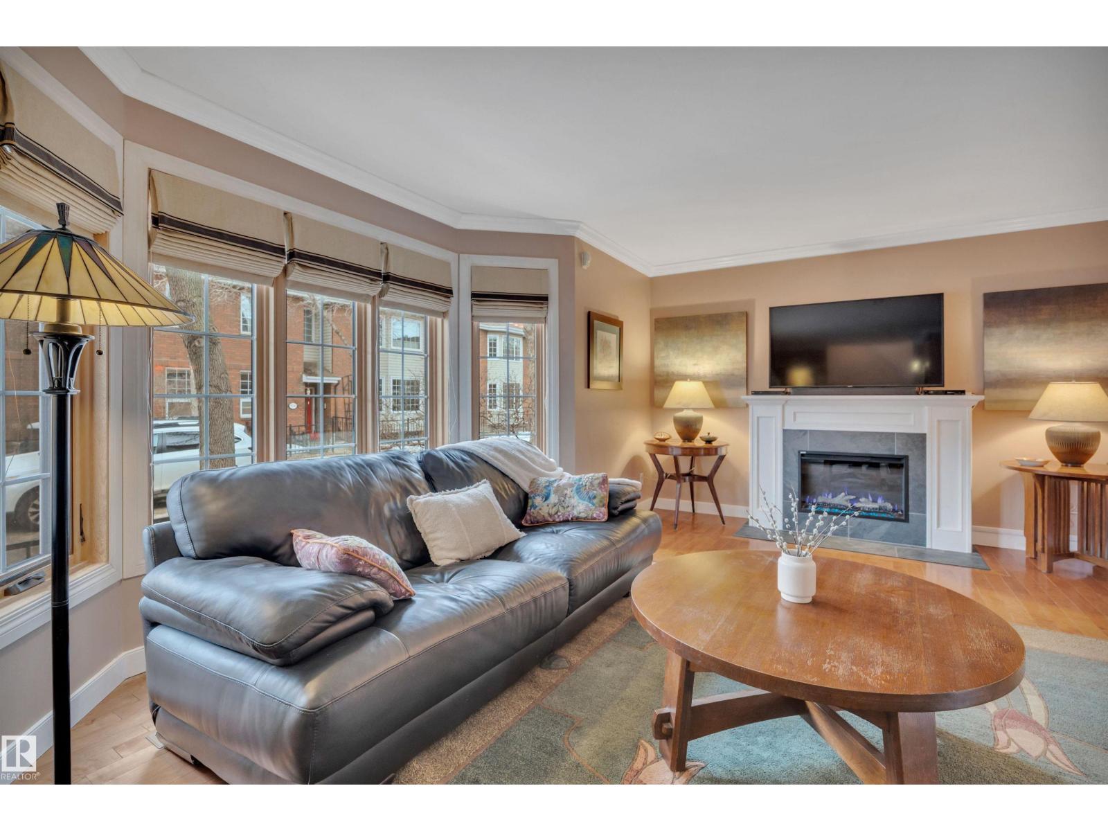 9727 101A ST NW, Edmonton