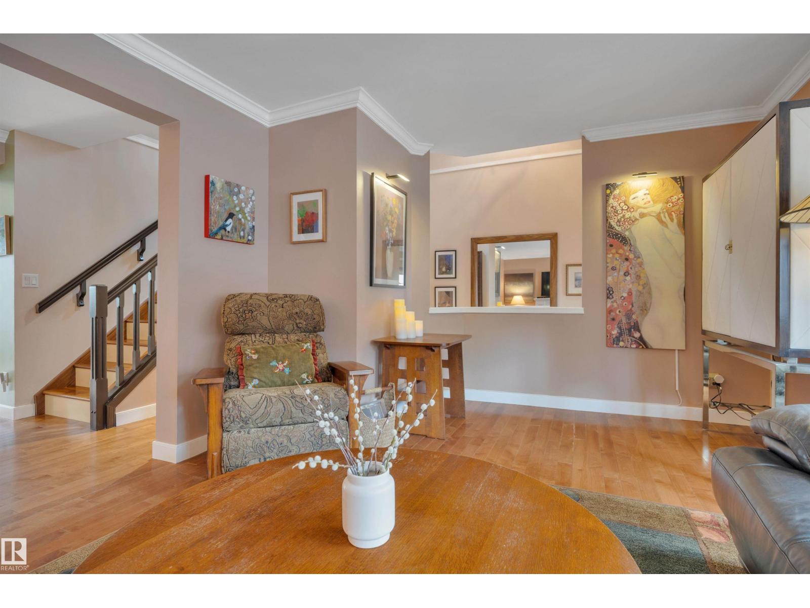 9727 101A ST NW, Edmonton