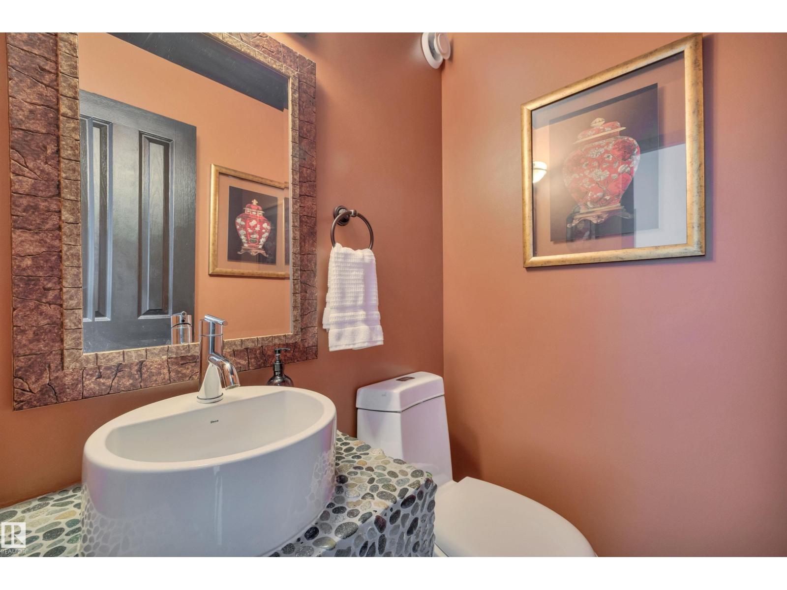 9727 101A ST NW, Edmonton