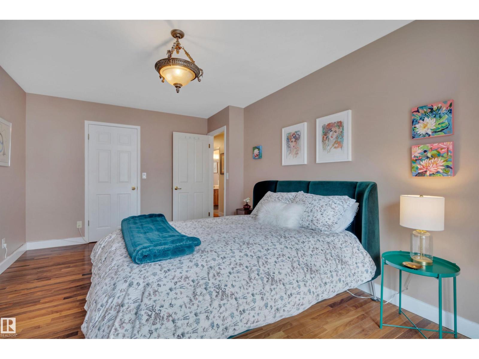 9727 101A ST NW, Edmonton