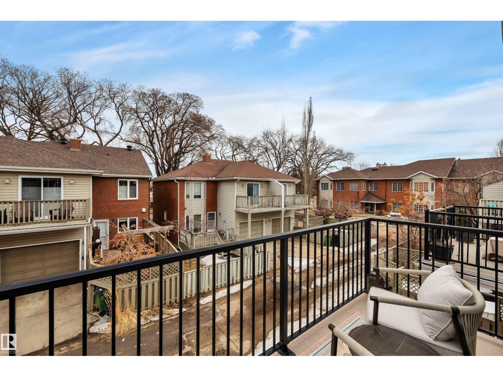 9727 101A ST NW, Edmonton