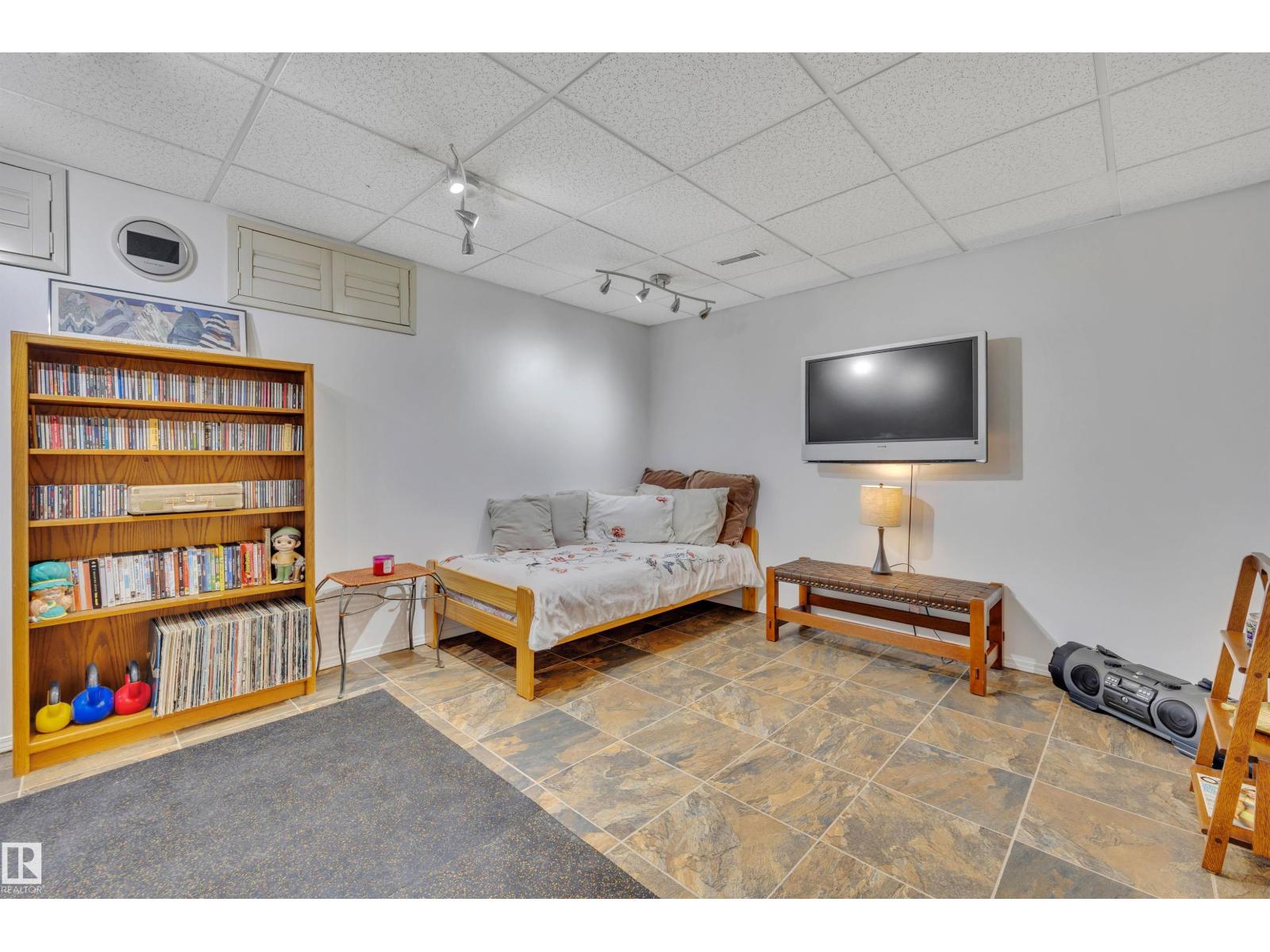 9727 101A ST NW, Edmonton