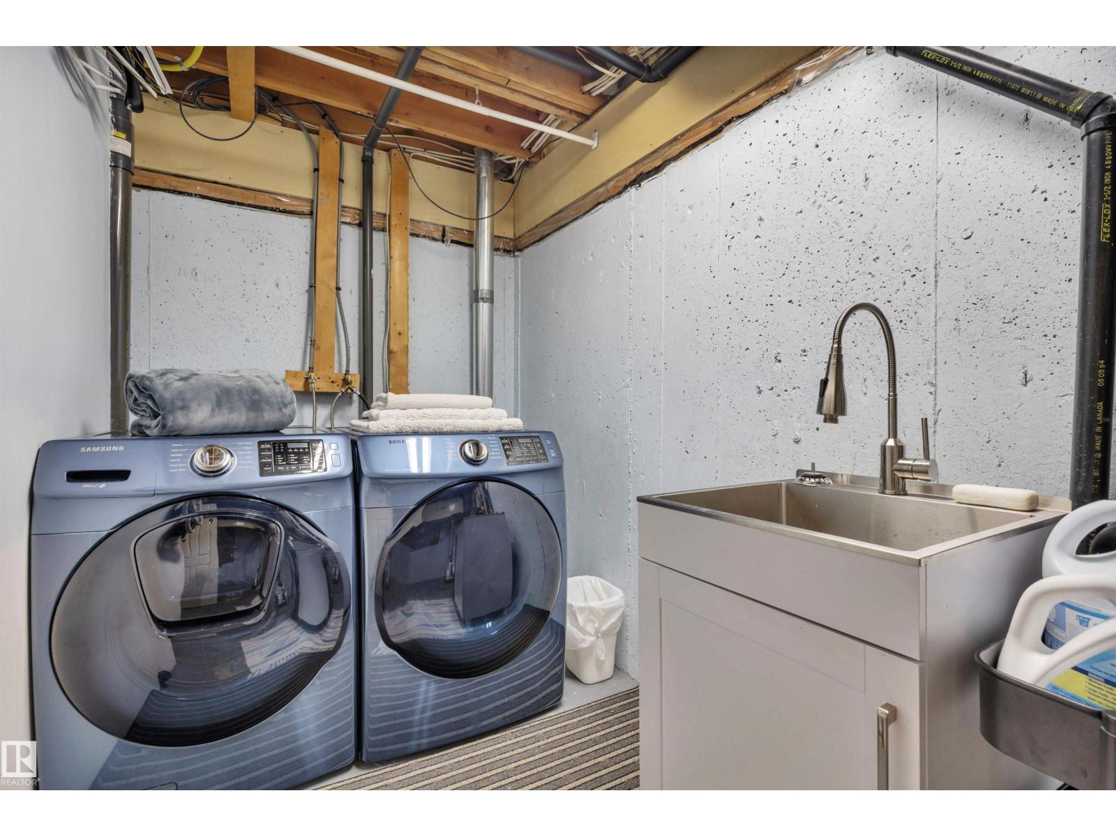 9727 101A ST NW, Edmonton