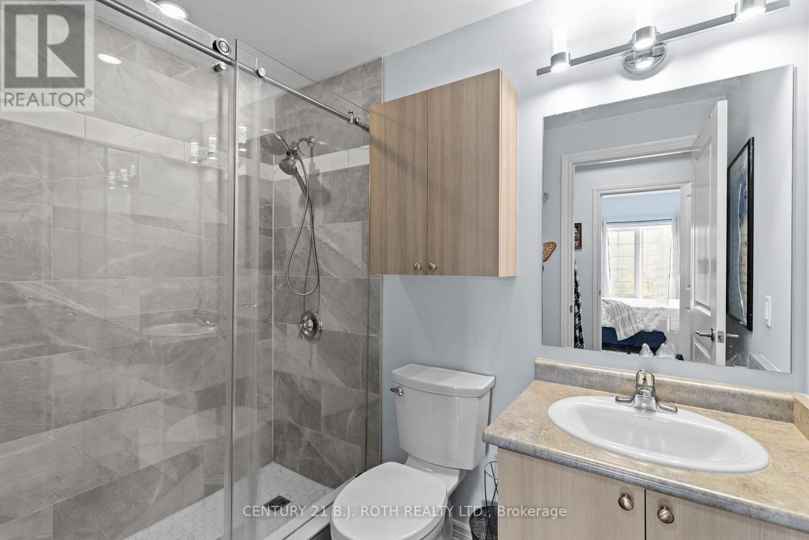 #407 7 GREENWICH STREET - 19
