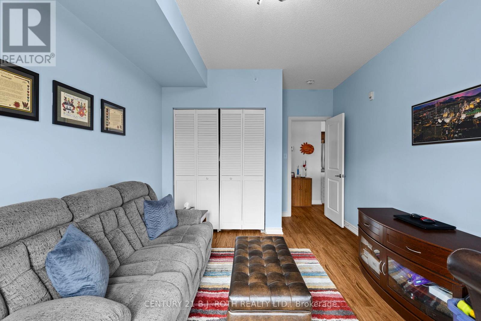 #407 7 GREENWICH STREET - 22