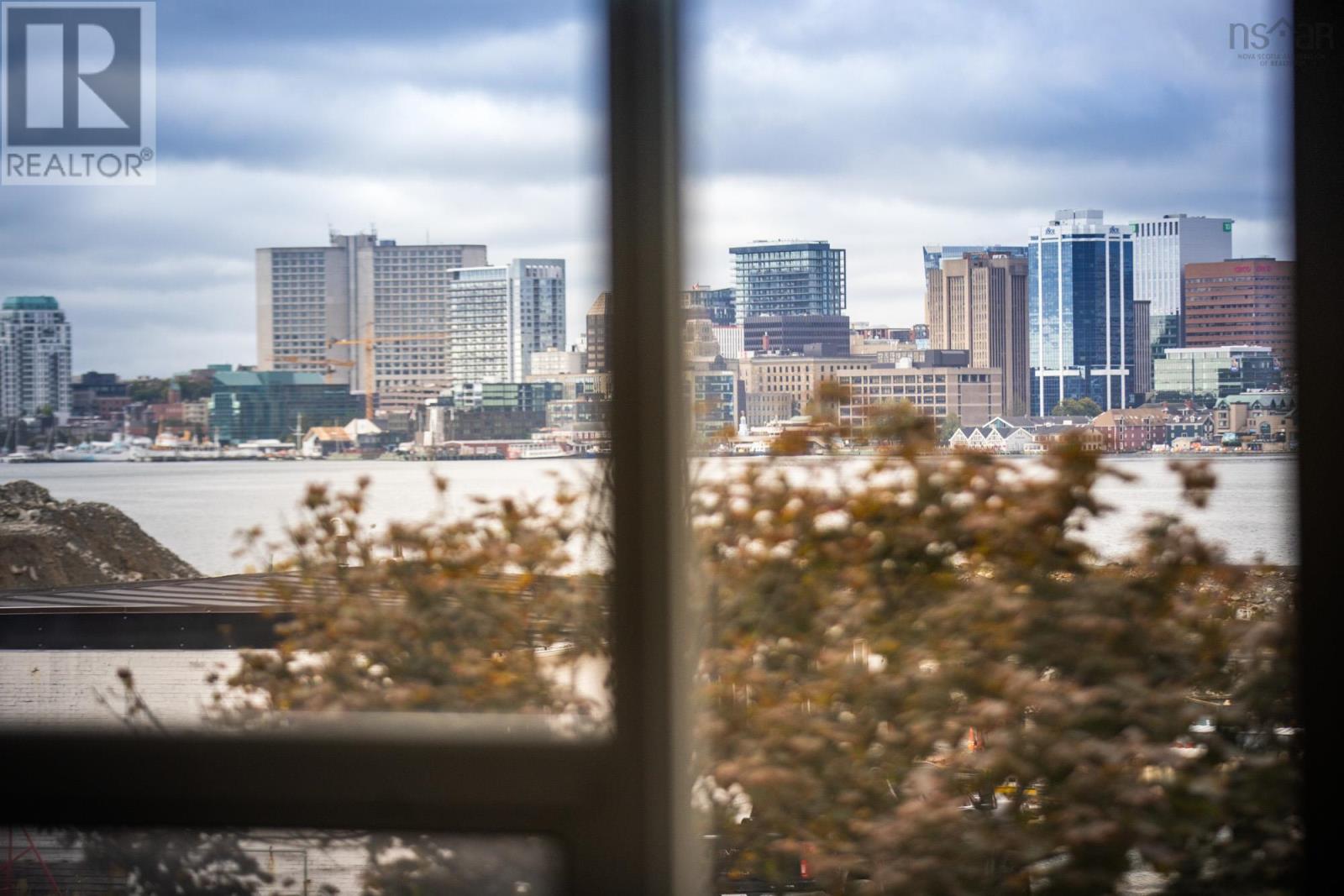 Property 7 of 47 of 205 31 Kings Wharf Place