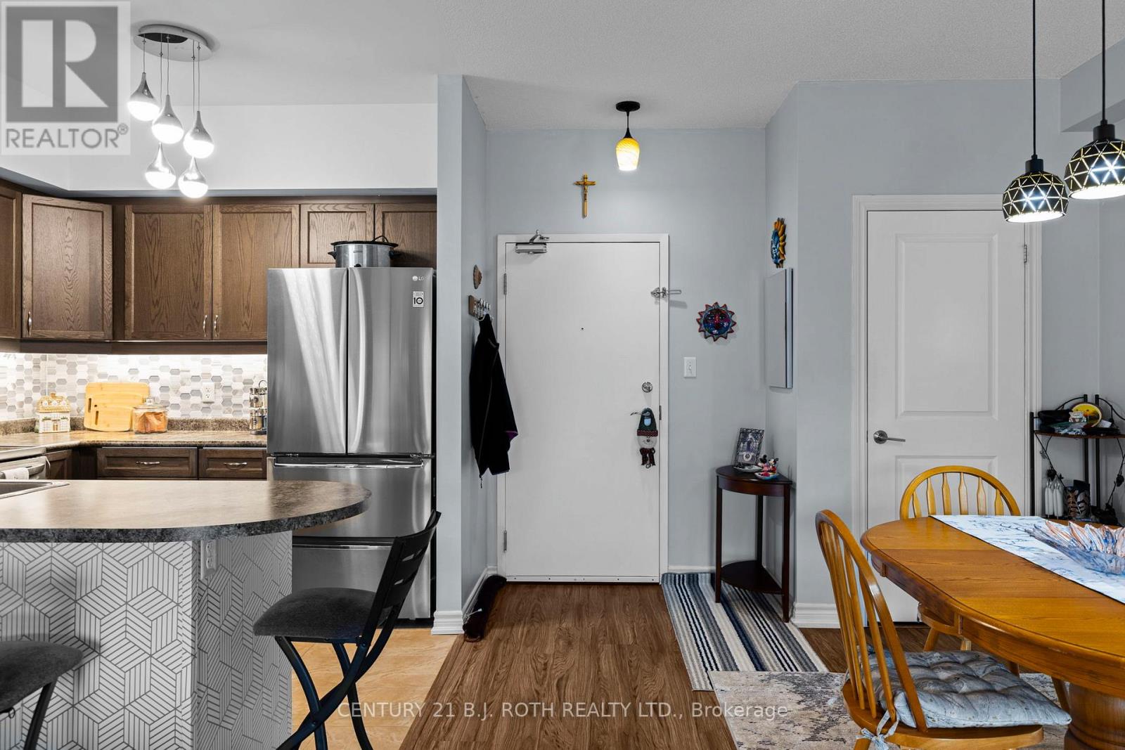 #407 7 GREENWICH STREET - 7